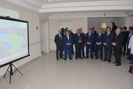 Kənd təsərrüfatı naziri Bərdədə vətəndaşları qəbul edib