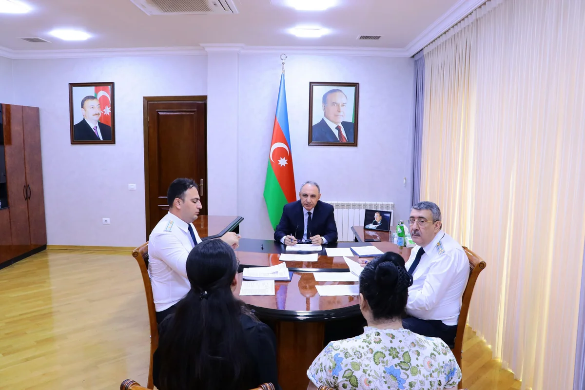 Baş prokuror Xətai rayonunda vətəndaşları qəbul edib
