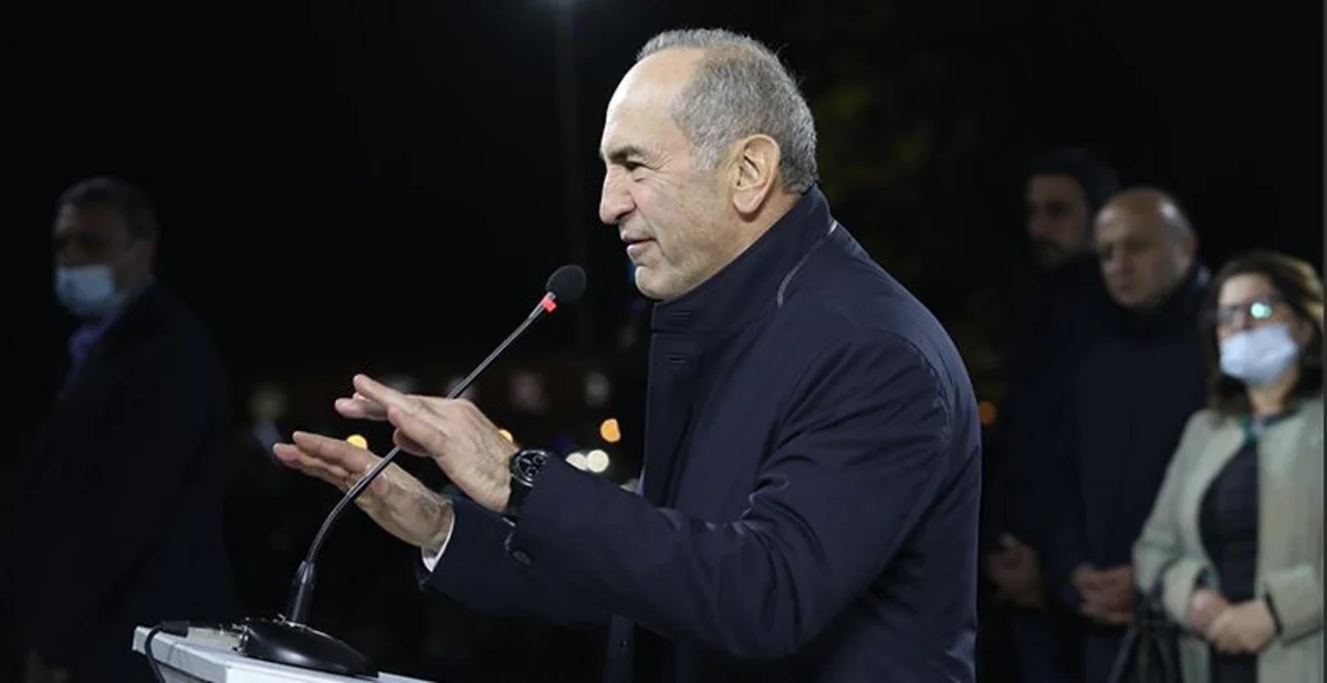 Robert Köçəryan Paşinyanı hakimiyyətdən qovacağı ilə hədələyib