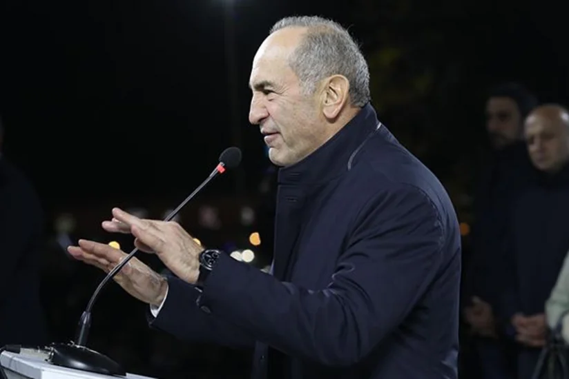 Robert Köçəryan Paşinyanı hakimiyyətdən qovacağı ilə hədələyib