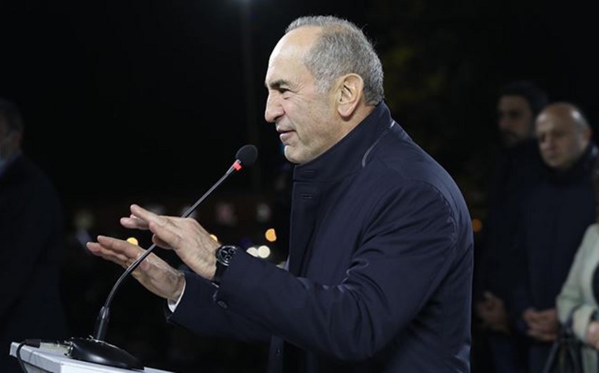 Robert Köçəryan Paşinyanı hakimiyyətdən qovacağı ilə hədələyib