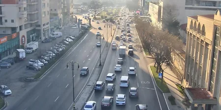 Bakının bir sıra yollarında nəqliyyatın sıxlığı yaranıb