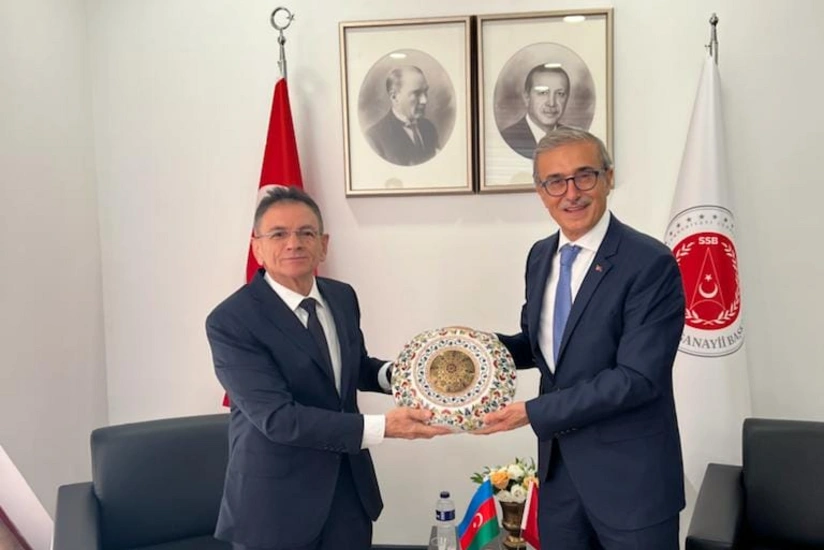 Azerbaijan's Minister of Defense Industry meets with his Turkish counterpart