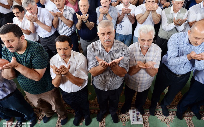 Fevralın 26-da Azərbaycanın bütün məscidlərində Xocalı soyqırımı qurbanlarının xatirəsi yad olunacaq Fevralın 26-da Azərbaycanın bütün məscidlərində Xocalı soyqırımı qurbanlarının xatirəsi yad olunacaq