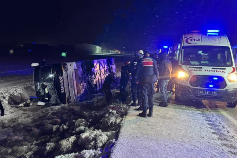 Türkiyədə ağır yol qəzasında onlarla insan xəsarət alıb