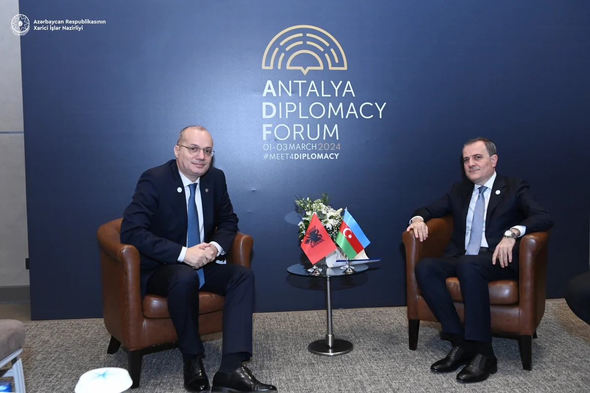 Ceyhun Bayramov Türkiyədə albaniyalı həmkarı ilə görüşüb