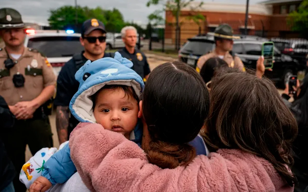 US offers $1,000 stipend to encourage migrants to self-deport