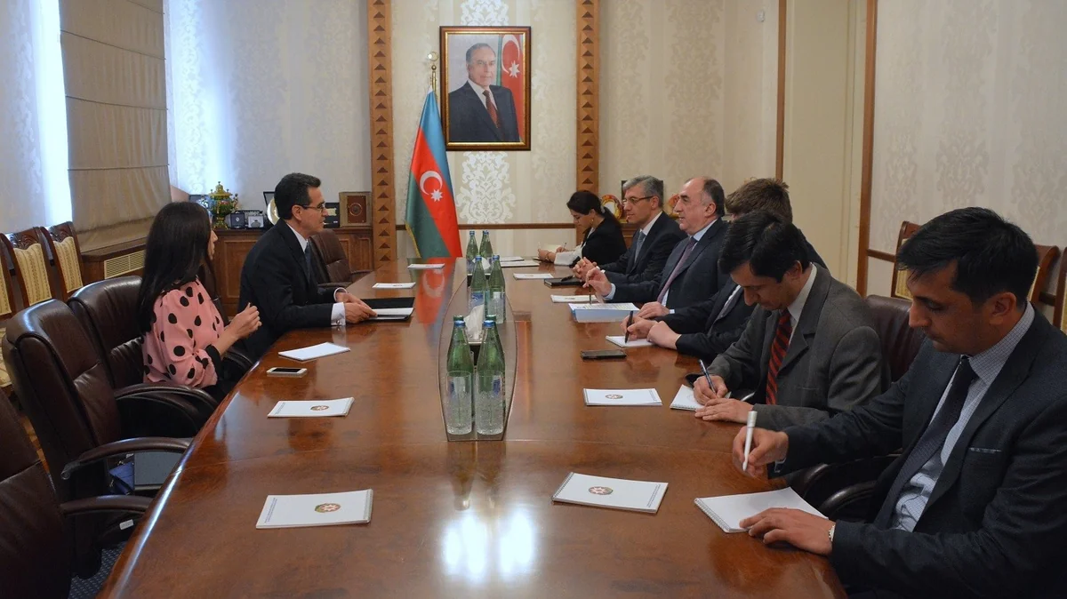 Elmar Məmmədyarov Kolumbiyanın Azərbaycandakı yeni səfirini qəbul edib