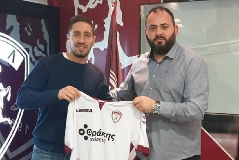 Neftçinin sabiq futbolçusu Yunanıstan klubuna keçib