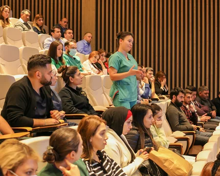 Yeni klinikada gənc kadrlarla görüş keçirildi