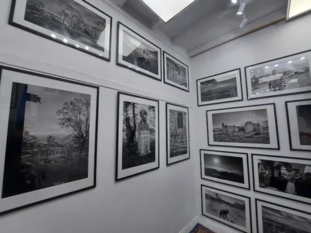 Dövlət Komitəsinin sədri Stokholmda Qarabağla bağlı fotosərgini ziyarət edib