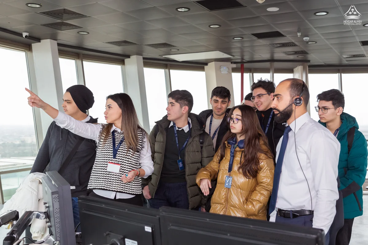 Bakı hava limanında ADA Məktəbinin şagirdləri üçün ekskursiya keçirilib