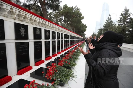 Azərbaycan xalqı şəhidlərini yad edir