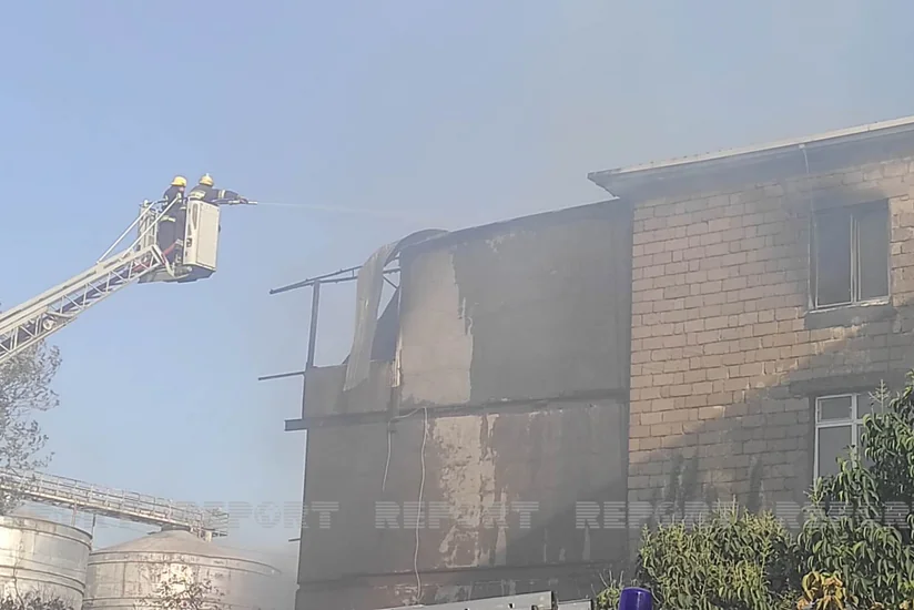 Один человек отравился дымом при пожаре в Гяндже