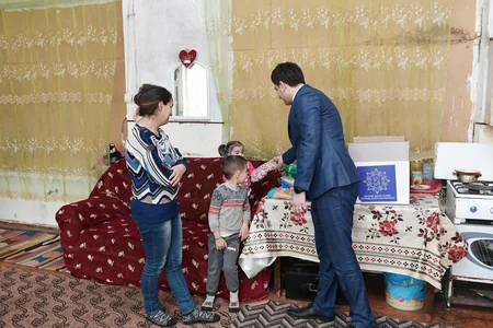 Heydər Əliyev Fondu ünvanlı sosial yardım alan ailələrə Novruz sovqatları paylayıb