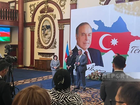 Sahibə Qafarova Moskvada Heydər Əliyevin yubileyi münasibətilə keçirilən rəsmi qəbulda çıxış edib