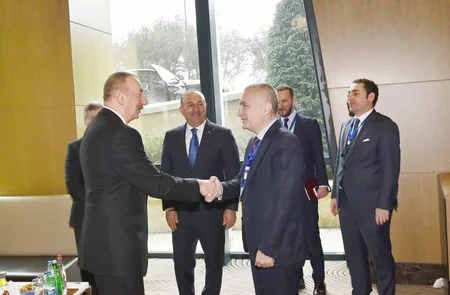 Mehriban Əliyeva Nizami Gəncəvi Beynəlxalq Mərkəzinin qızıl medalı ilə təltif edilib - YENİLƏNİB-2