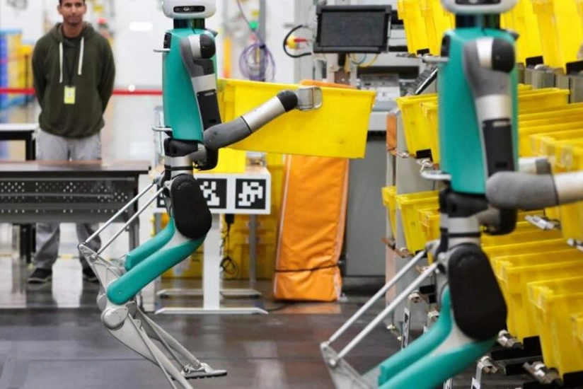 WSJ: Amazon anbarlarında tezliklə insanlardan daha çox robot olacaq
