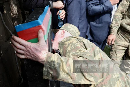 Почтена память национального героя Альберта Агарунова