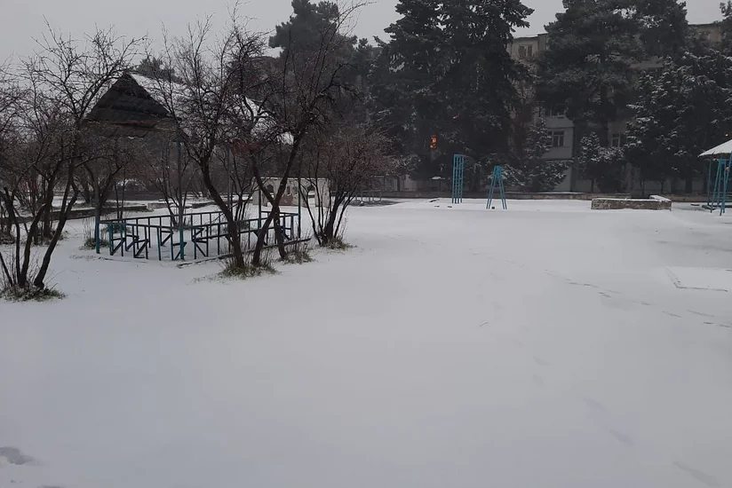Qaxa 17 sm hündürlükdə qar yağıb - FAKTİKİ HAVA