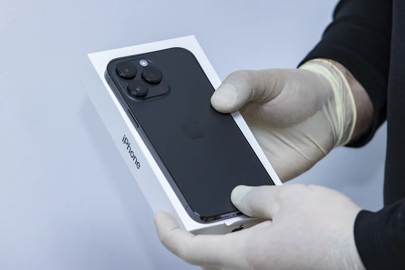 Azərbaycana 40 ədəd iPhonenin qanunsuz keçirilməsinin qarşısı alınıb