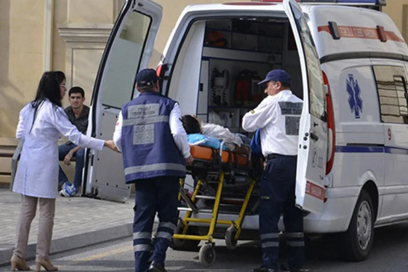 В Азербайджане сотрудник полиции скончался в результате ДТП