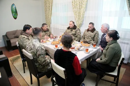 Növbəti hərbi hissədə yeni yaşayış binalarının açılış mərasimi keçirilib