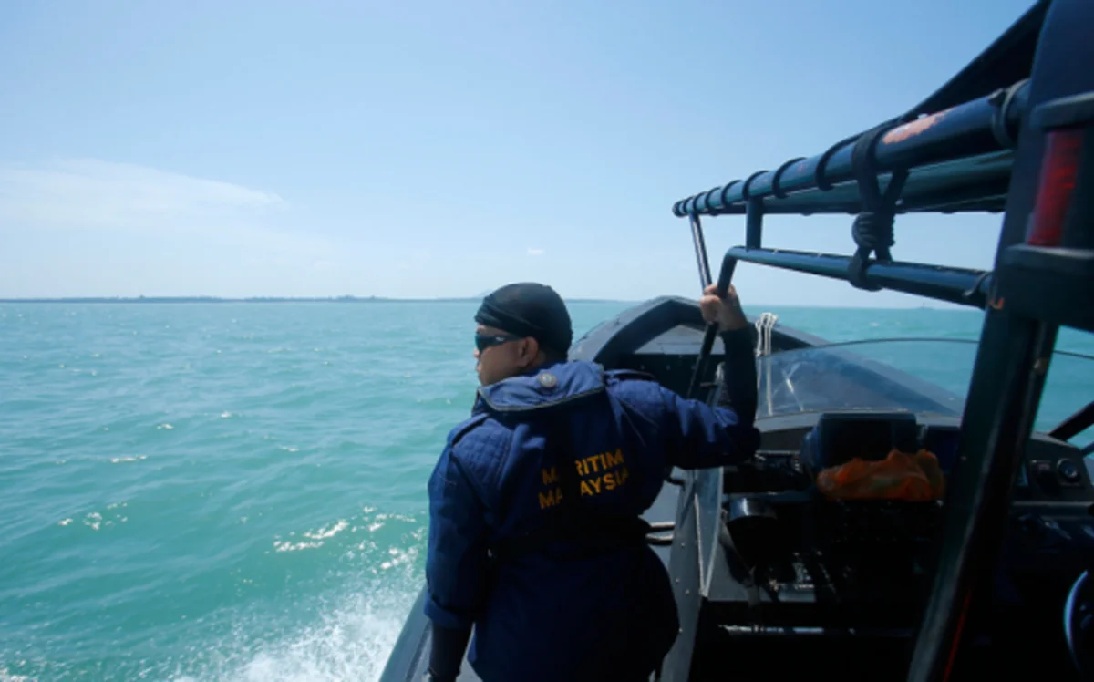 10 dead, 29 missing after boat crash in Malaysia  