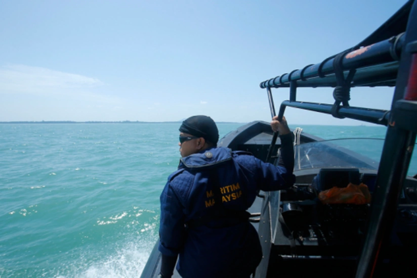 10 dead, 29 missing after boat crash in Malaysia  