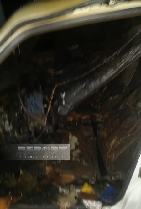 Kürdəmirdə avtomobil anidən yanıb