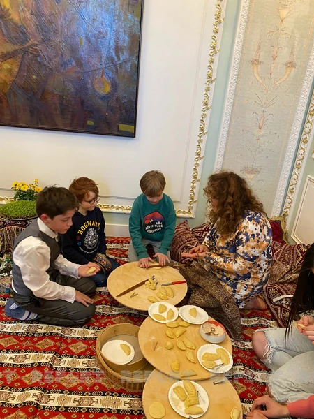 В Париже для детей организован праздник Новруз