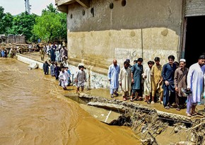 Death toll from northern Pakistan monsoon floods hits 400