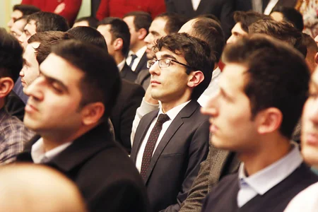 SOCAR prezidenti neftçi gənclərlə görüşüb