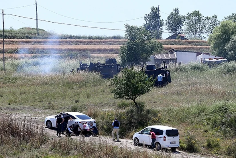İstanbulda atışma olub, 1 polis ölüb, 1 polis yaralanıb - YENİLƏNİB - VİDEO