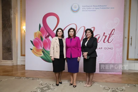 Prezidentin təltif etdiyi 21 qadına dövlət mükafatları təqdim edilib