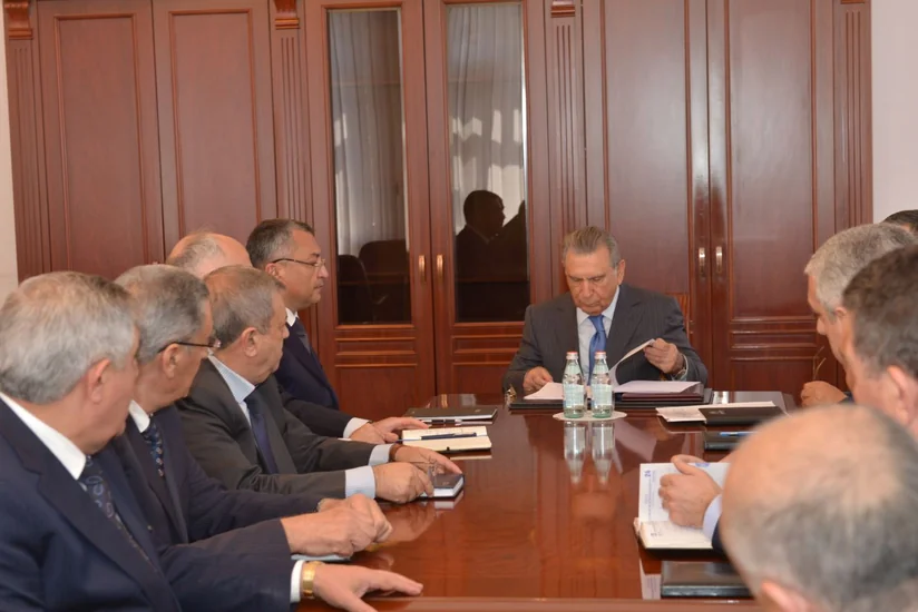 Рамиз Мехтиев представил коллективу нового председателя Госкомитета по делам беженцев и вынужденных переселенцев