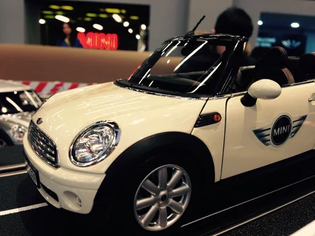 Azərbaycanda Mini avtomobil brendinin ilk salonu açılıb