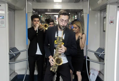 Bakı metrosunda musiqili fləşmob keçirilib