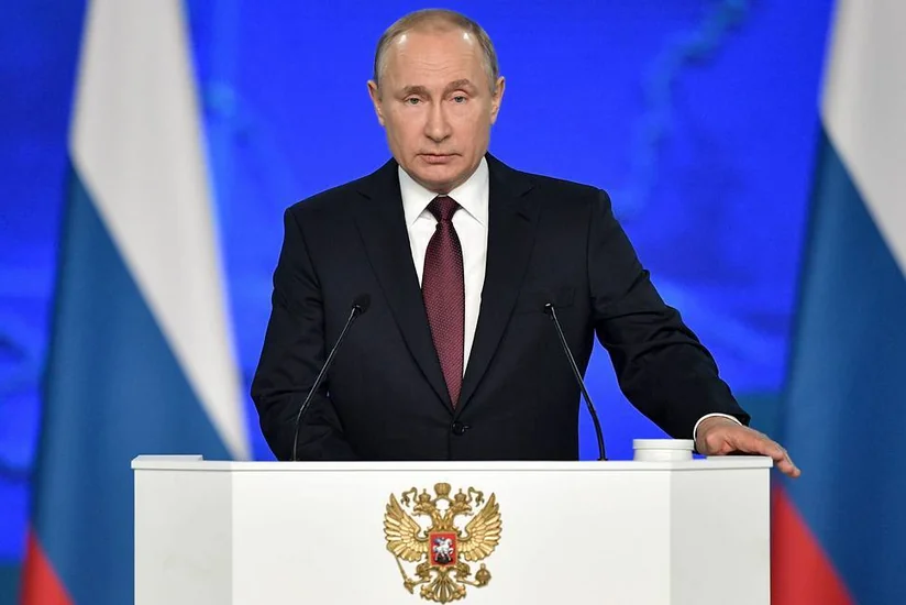 Putin offers to hold referendum on alternation of power