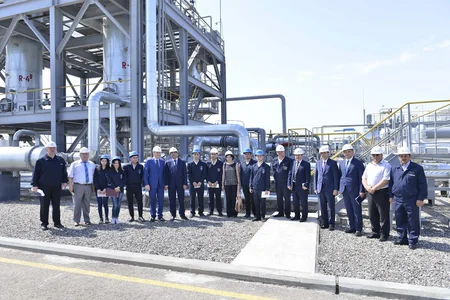 ​BHOS Rector Elmar Gasimov meets internees at Azerikimya PU