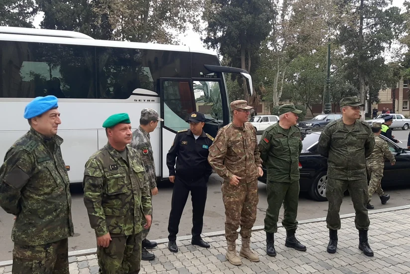 Аккредитованные в Азербайджане военные атташе посетили памятник жертвам армянского террора в Гяндже