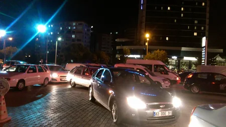 Ankara küçələrində əhali tanklara qarşı çıxıb, TRT binasını ələ keçirməyə çalışanlar zərərsizləşdirilib - FOTO - YENİLƏNİB