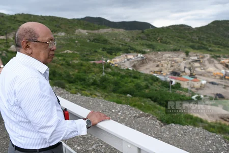 Xarici diplomatlar Zabux kəndində aparılan bərpa işləri ilə tanış olublar