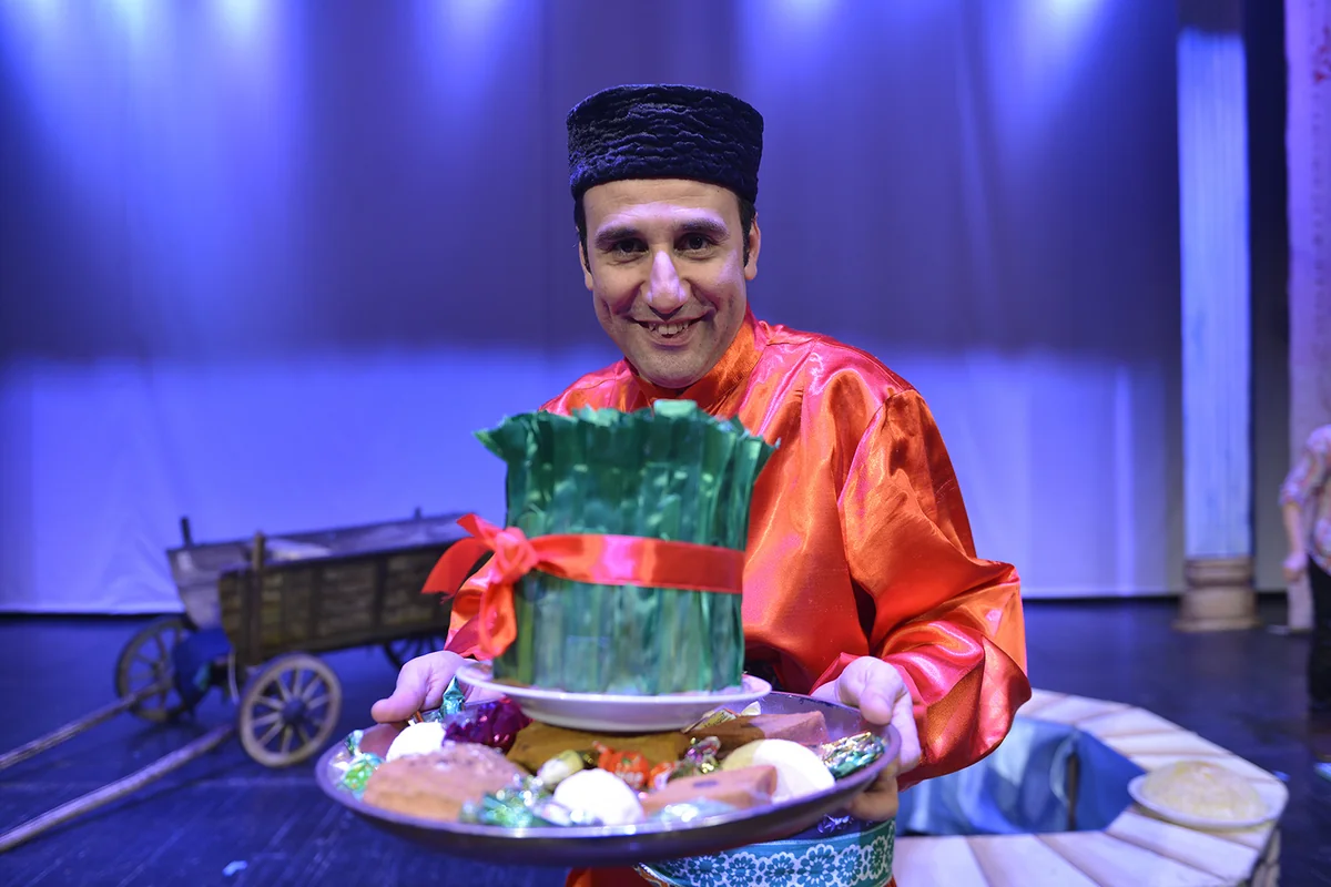Təbriz Teatrı Bakıya qastrol səfərinə gəlib