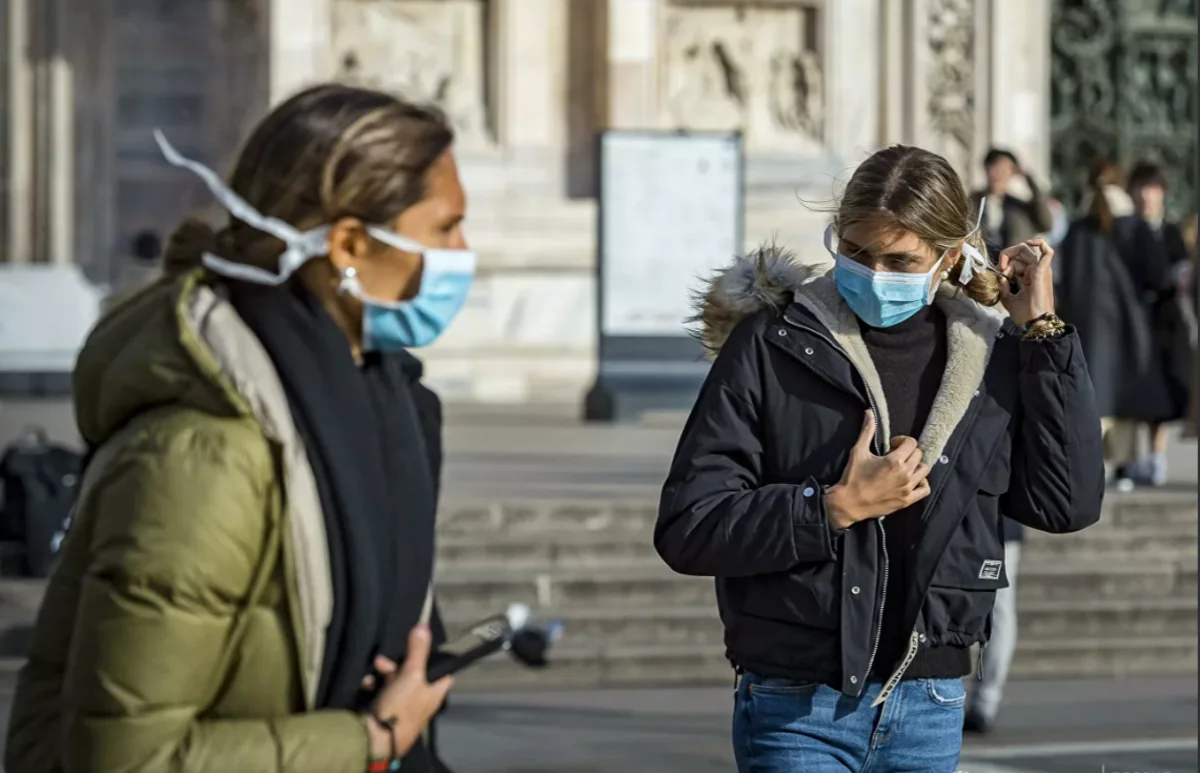 Italy makes mask-wearing outdoors compulsory