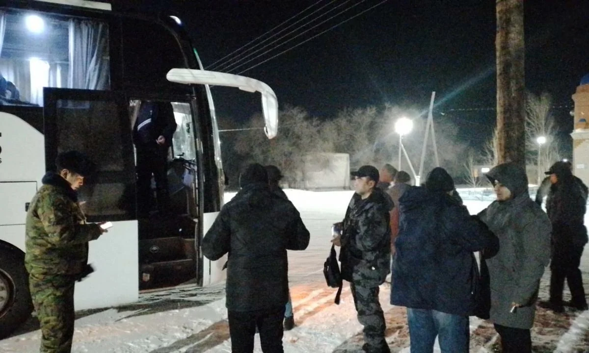 В Казахстане из застрявшего в мороз автобуса спасли 30 граждан Узбекистана