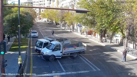 Bakıda Azadlıq prospekti - Dilarə Əliyeva küçəsinin kəsişməsindəki yolda məhdudiyyət tətbiq edilib