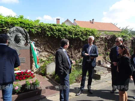 Graves of Azerbaijan Democratic Republic statesmen visited in France
