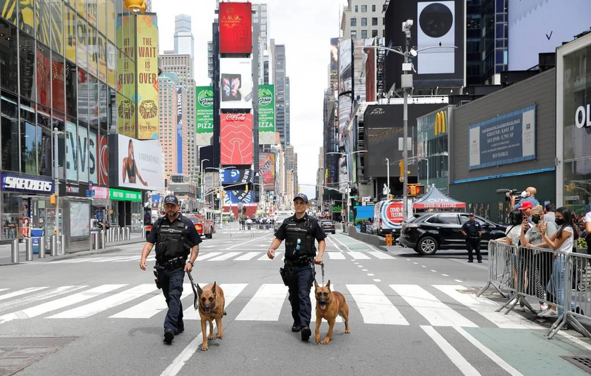 Nyu-Yorkun mərkəzində şübhəli predmet aşkarlanıb