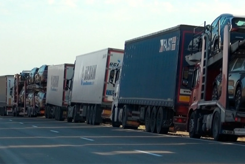 AYNA: “Qırmızı Körpü” gömrük postunda 647 avtomobil gözləyir